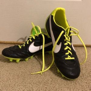 NIKE Tiempo Leather Soccer Cleats